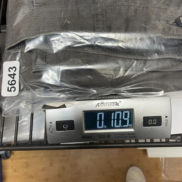 Volcom 31 Shorts Dark Charcoal Gray Flat Front Cotton Stretch EUC Mens - Picture 8 of 8